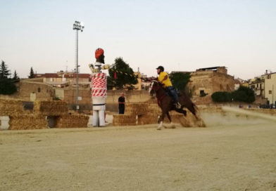 Palio dei Normanni – Ieri primo turno di prove libere per i cavalieri della quintana Palio dei Normanni – Ieri primo turno di prove libere per i cavalieri della quintana