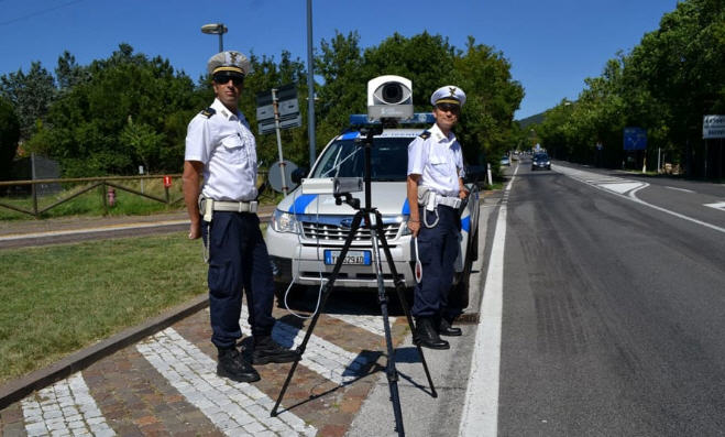 Patente a punti: nessuna sanzione se il proprietario del veicolo non sa chi è alla guida