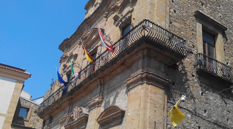 Piazza Armerina. Convocato il consiglio comunale. Revisori dei Conti : Fiasconaro succede alla Brundo.