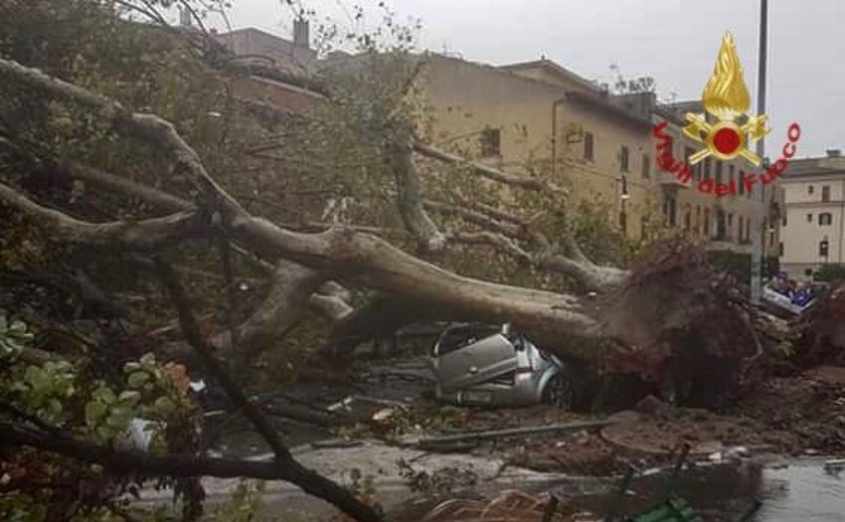 Maltempo, Italia flagellata: i morti salgono a 12