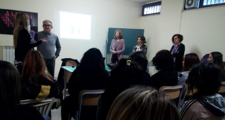 All’Istituto professionale Eris di Piazza Armerina gli esperti del consultorio familiare hanno incontrato gli alunni.