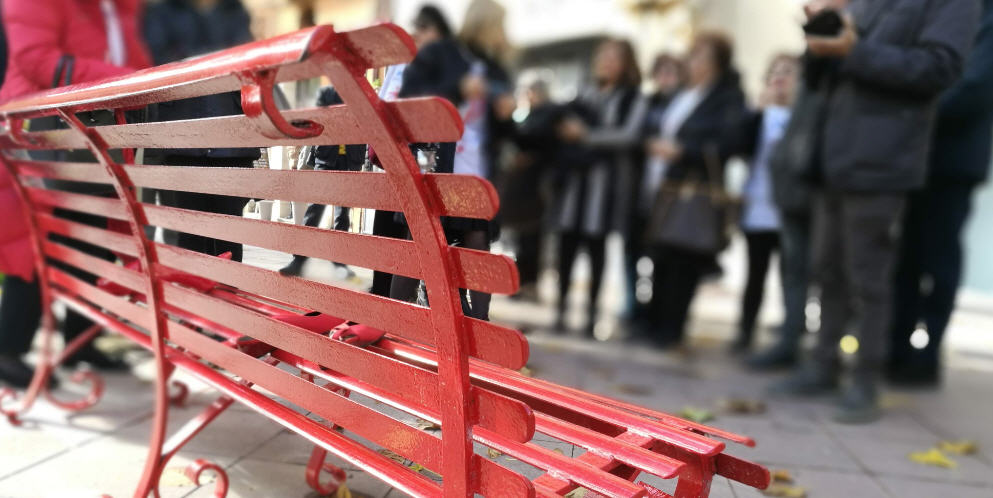 Piazza Armerina, Fidapa: una panchina rossa per ricordare l’orrore della violenza di genere.