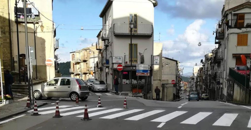 Troina: torna il vecchio senso unico in via Umberto I