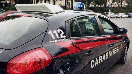 Enna – Ad un posto di blocco i carabinieri fermano un giovane che trasporta droga