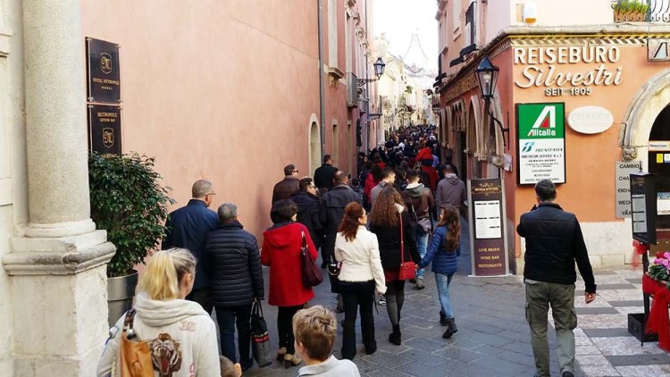 Nelle città turistiche Infopoint al posto delle Unità operative di base