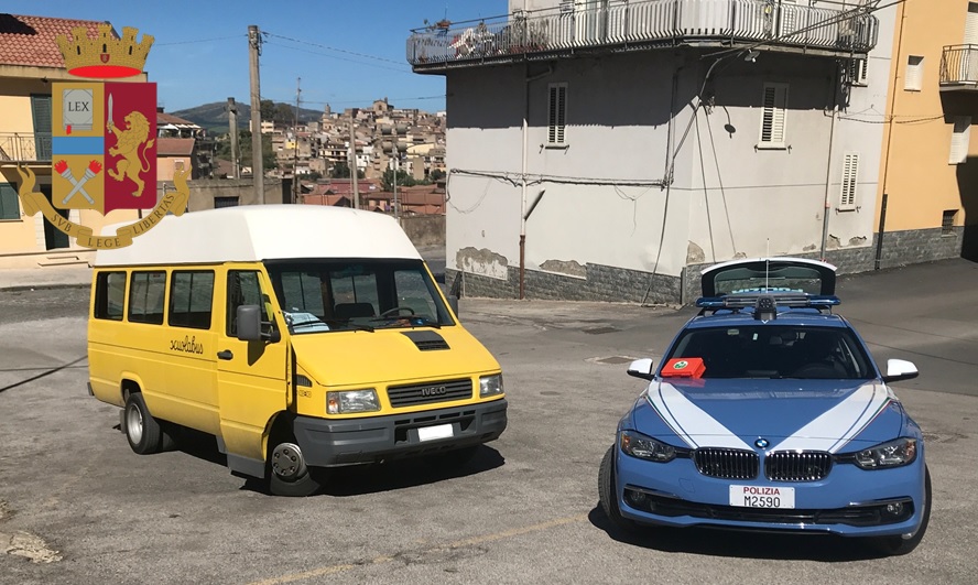 La polizia controlla gli scuolabus di Valguarnera: verbali per 1.500 euro