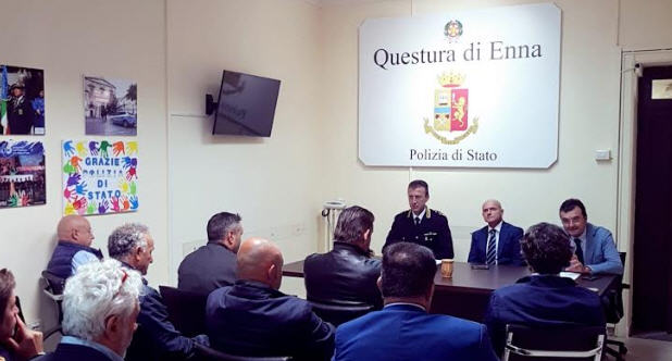 Incontro in Questura con i dirigenti delle Società sportive di calcio a 11 della provincia