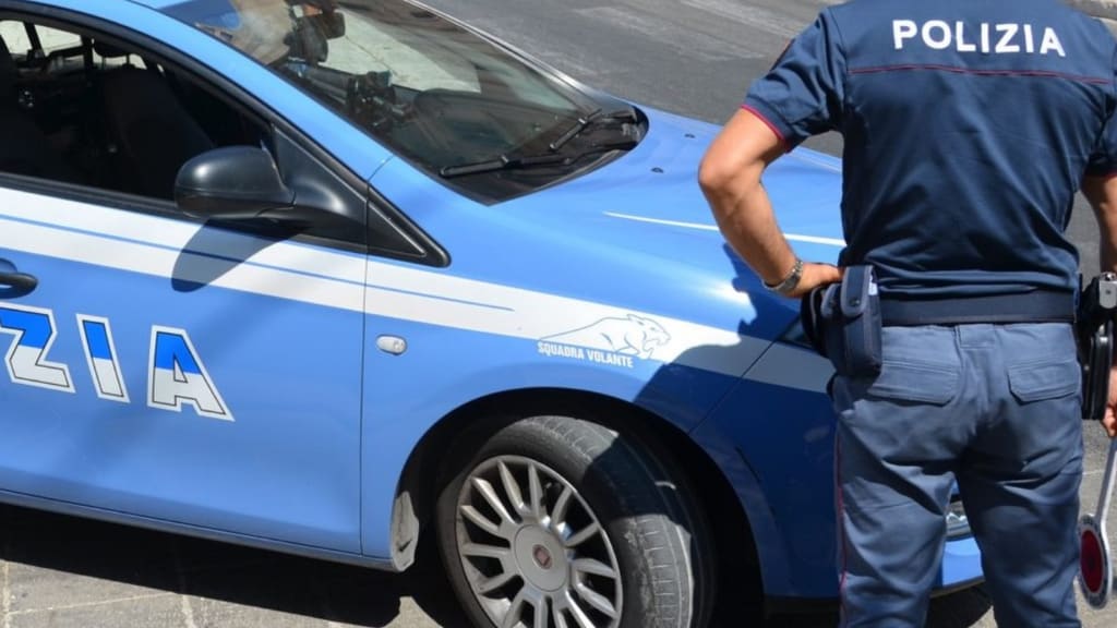 A Catania per acquistare una pistola. In manette un pluripregiudicato barrese e il venditore dell’arma