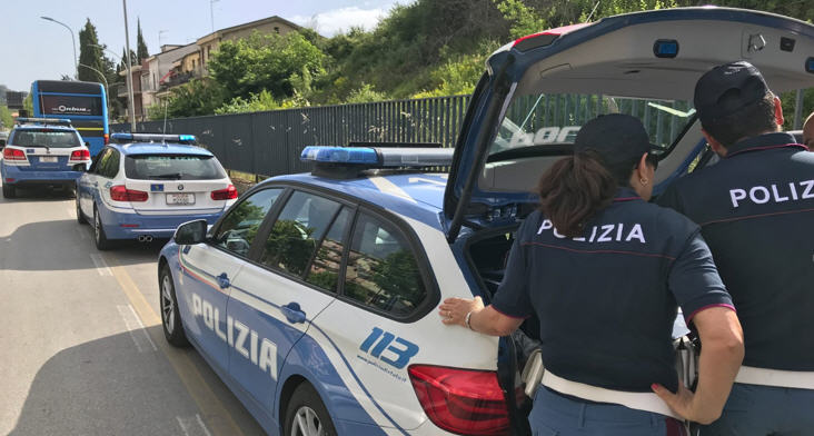 Gli agenti di polizia di Nicosia sequestrano un’auto rubata