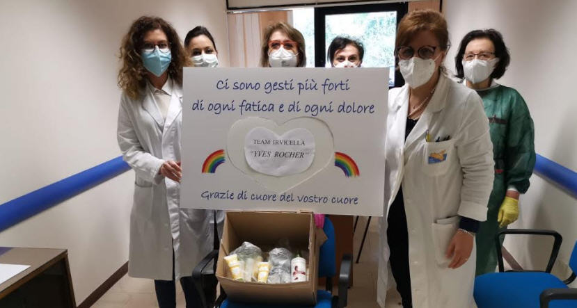 Creme rigeneranti per viso e mani donate agli operatori sanitari impegnati nell’emergerza COVID.