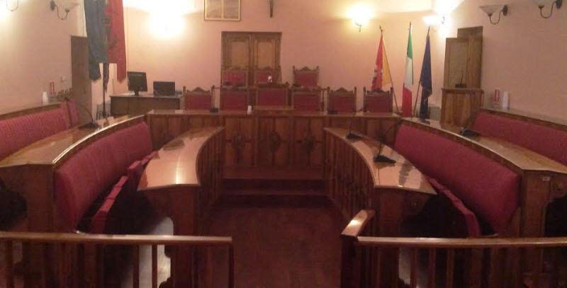 Troina, Convocato per giovedì 27 agosto, alle ore 18.30, nell’aula consiliare del palazzo municipale il consiglio comunale