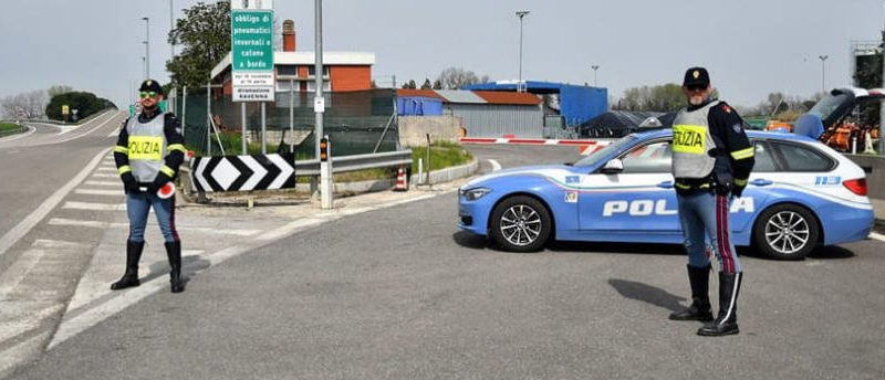 Quarantasettenne di Catenanuova aggredisce un poliziotto in autostrada