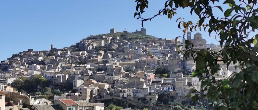 Agira: il sindaco chiude tutte le scuole presenti sul territorio comunale.