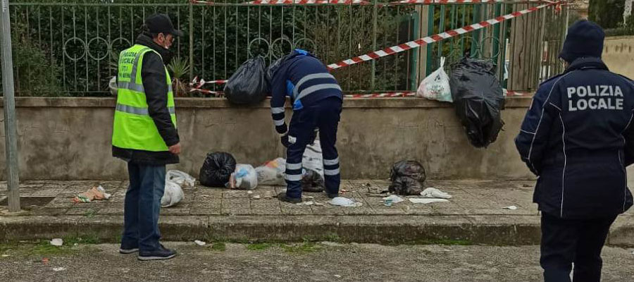 Piazza Armerina – La guerra a chi abbandona i rifiuti per strada. In arrivo le foto-trappole.