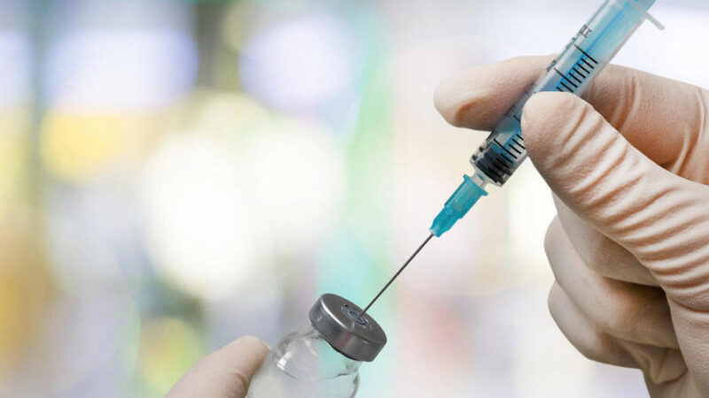 All’Irccs Oasi di Troina hanno iniziato a inoculare il richiamo del vaccino anti-Covid a 50 operatori sanitari