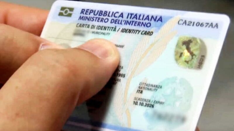 Rischi e problemi in cui incappa chi non rinnova la carta d’identità