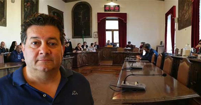 Piazza Armerina – Le reazioni allo scontro in aula: “Il consigliere Amore chieda pubblicamente scusa”