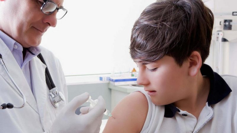 Covid, da oggi in Sicilia via alla prenotazione dei vaccini per la fascia 5-11 anni