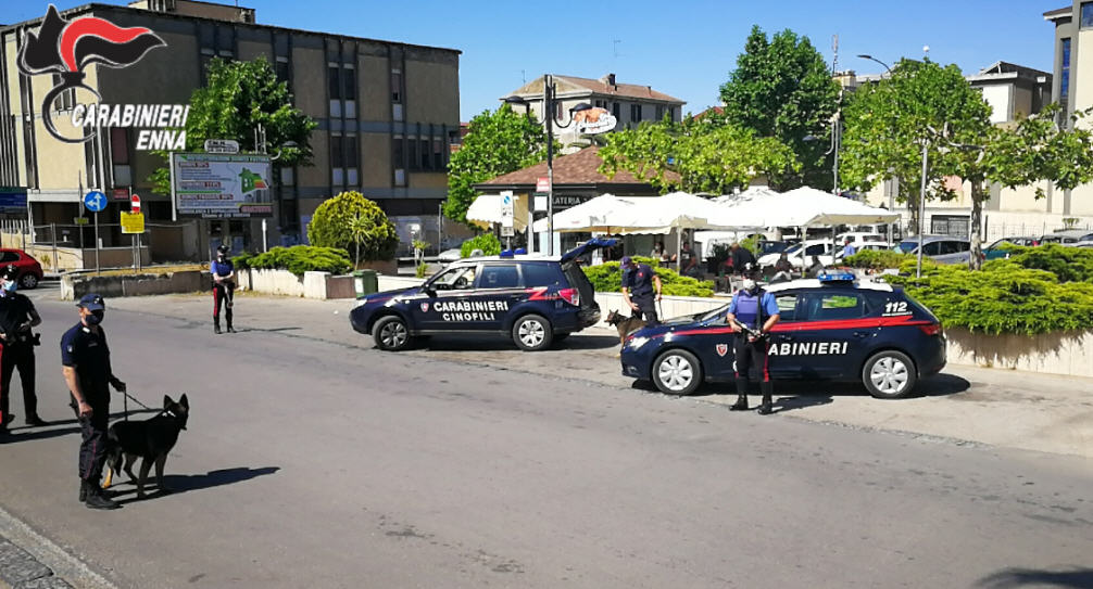 Piazza Armerina, Carabinieri: controllate 389 persone e 64 esercizi commerciali