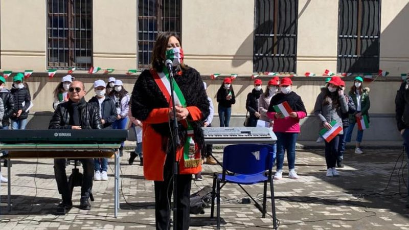 Il sindaco di Valguarnera Francesca Draià augura Buon anno scolastico agli studenti