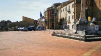 Piazza Armerina – Piazza Villari è in grado di sostenere il peso delle auto parcheggiate?