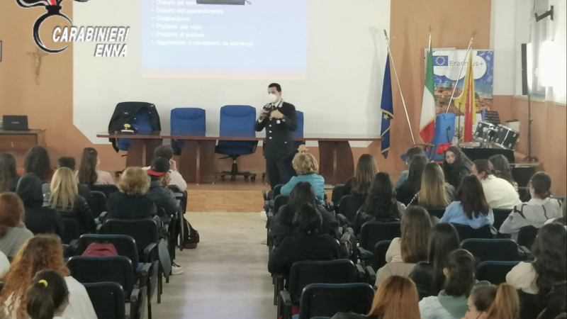 I Carabinieri incontrano ragazzi degli Istituti d’Istruzione Superiore “E.Majorana-A.Cascino” e “Leonardo da Vinci” di Piazza Armerina