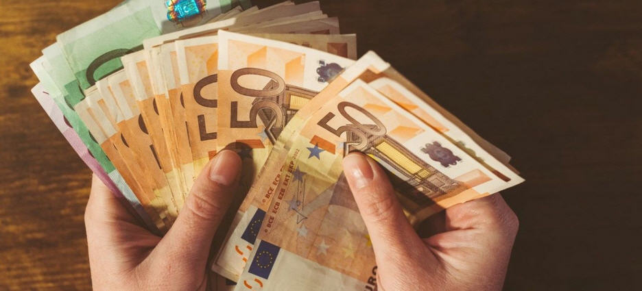 Statali, aumenti entro Natale: 100 euro lordi medi per 13 mensilità