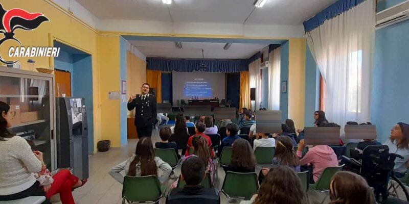 I Carabinieri incontrano i ragazzi dell’Istituto Comprensivo “EUROPA” di Barrafranca