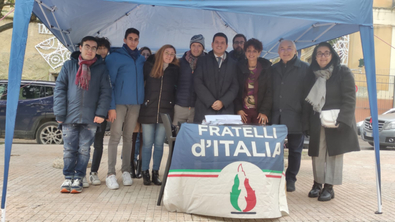 Banchetto tesseramenti fratelli d’Italia ad Enna