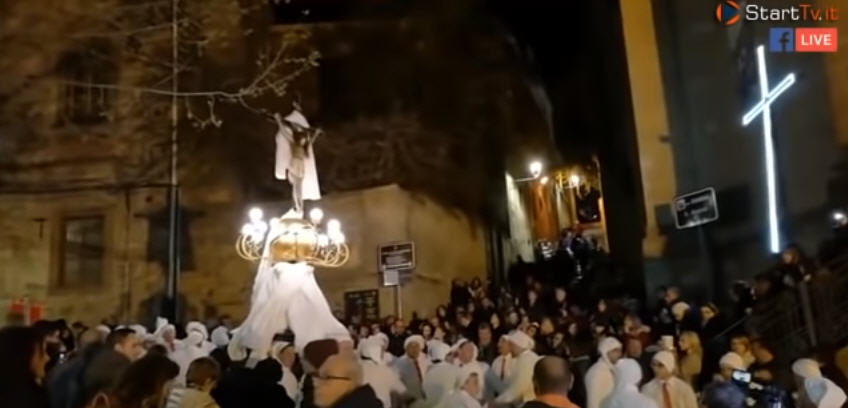 La processione di Pasqua