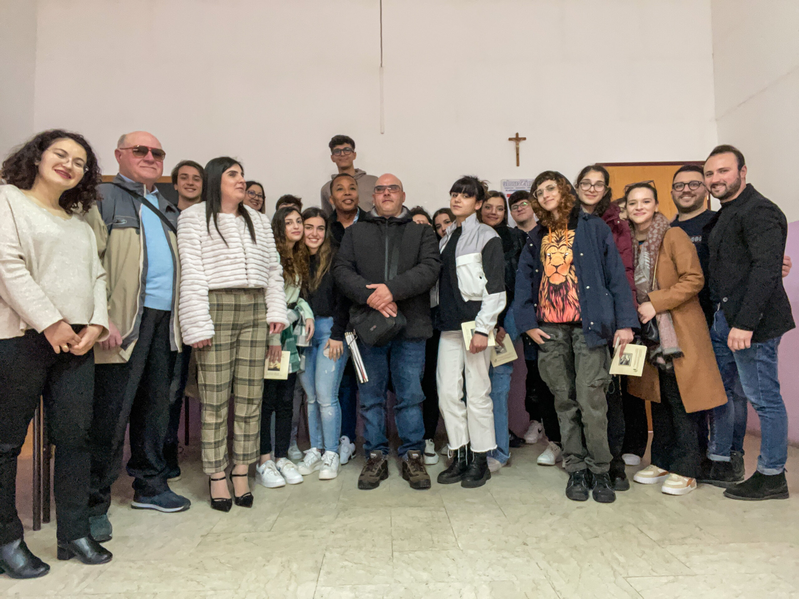 Incontro tra liceali e non vedenti a Caltagirone: Un dialogo al buio per l’inclusione