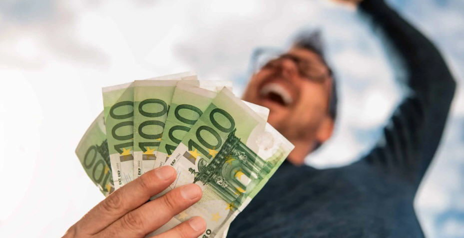Parlamento europeo chiede un reddito minimo obbligatorio per tutti gli Stati membri