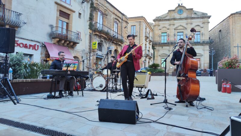 Piazza Armerina. Hanno aperto il BaRock Festival Marco J & The Jaywalkers