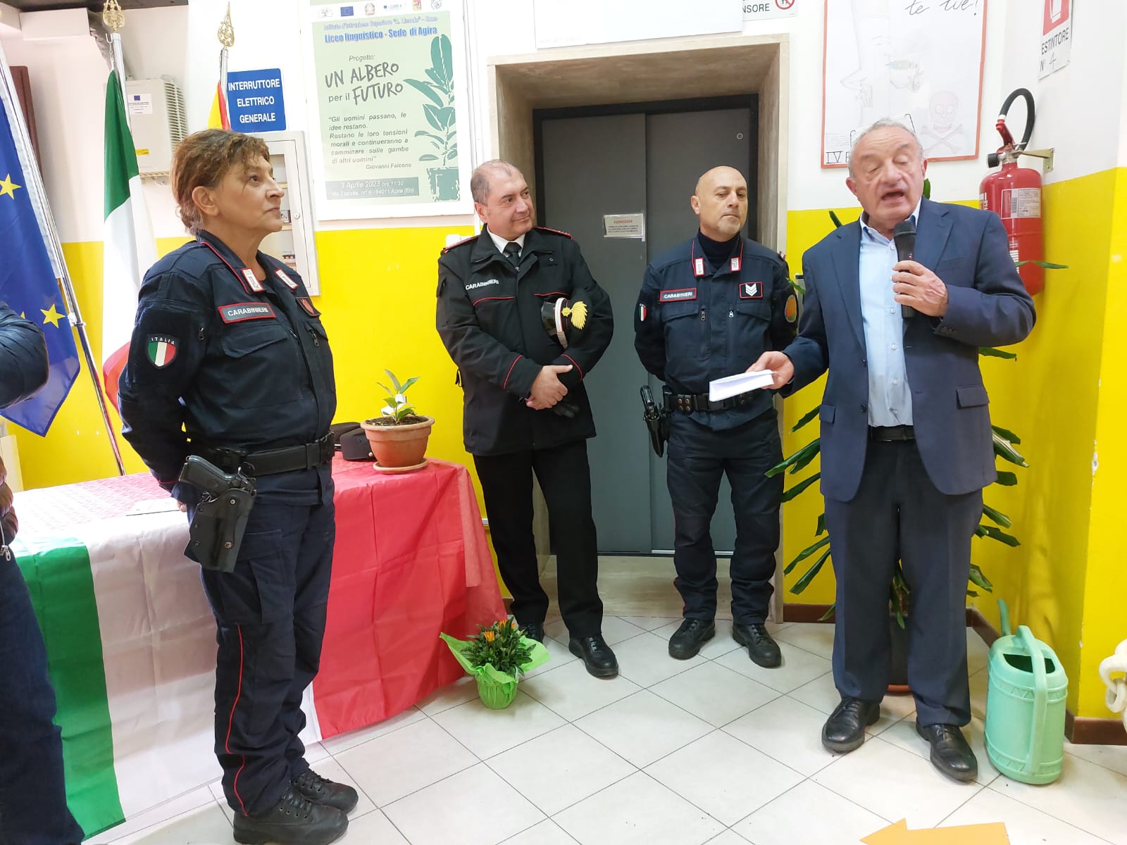 Progetto “Un albero per il  futuro”: Carabinieri donano  la talea dell’Albero “Falcone”