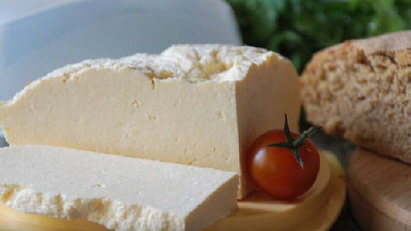 Prepariamoci un buon formaggio, molto economico, fatto in casa in pochi minuti 0 (0)