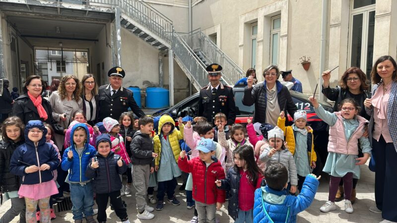 Leonforte – Diffusione della  “cultura della legalità”. I  carabinieri incontrano gli  studenti dell’I.C. “Dante  Alighieri”. 0 (0)