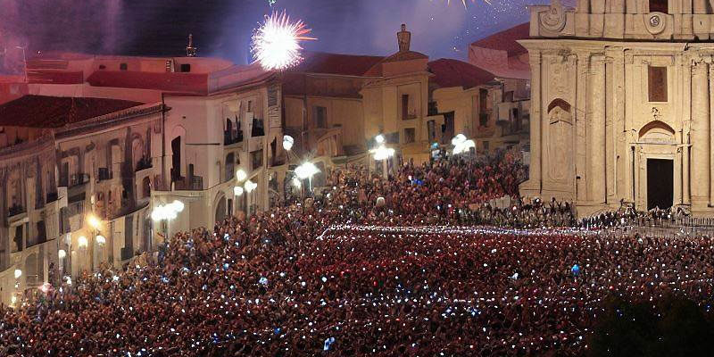 Feste in Sicilia: un weekend tra pesce, fragole e tradizioni