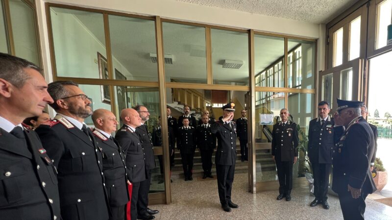 Enna – Saluto del comandante della legione carabinieri, generale dei carabinieri Rosario Castello
