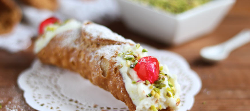 La sagra del cannolo di Nicosia: un evento per celebrare il dolce più amato della Sicilia