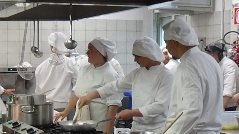 Scuola. Al Don Pino Puglisi di Centuripe inaugurati i nuovi laboratori di cucina