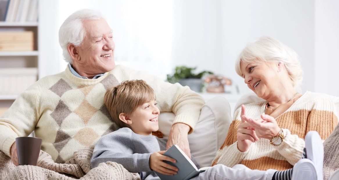 Nonni sì, ma con rispetto. Sei frasi da non dire mai ai propri nipoti.