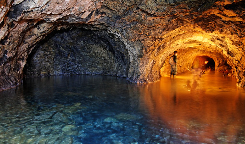 Scoperta eccezionale: trovata la più antica acqua della Terra