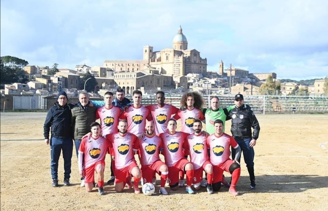 Calcio – Sporting Casale vs Piazza Armerina: la sfida decisiva per il podio