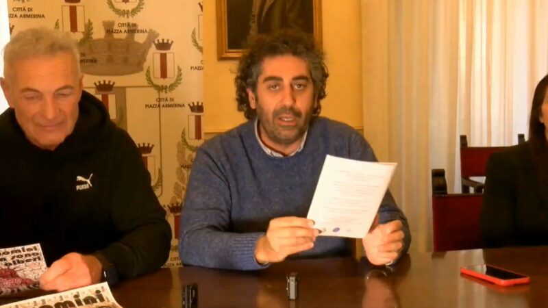 [video] Piazza Armerina – Presentato ieri in comune lo spettacolo “Gli uomini non sono alberi”