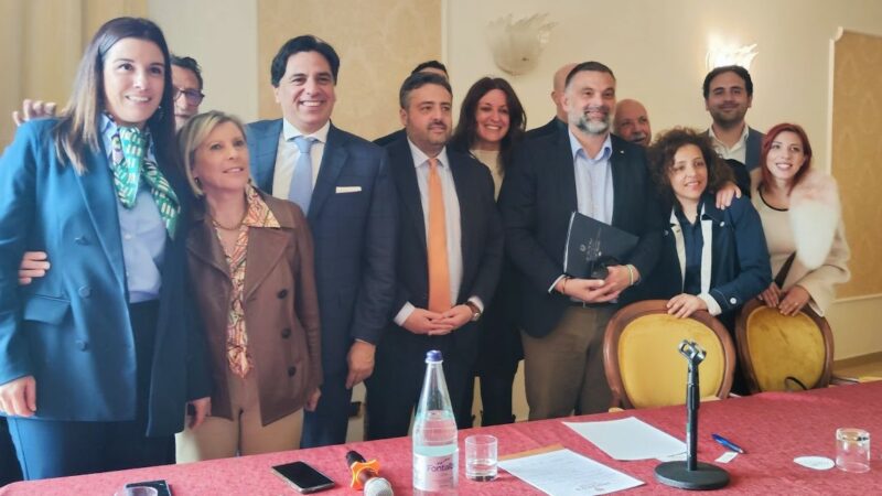 Enna – Incontro organizzato da Fratelli d’Italia provinciale di Nino Cammarata: il senatore Luca De Carlo incontra gli agricoltori