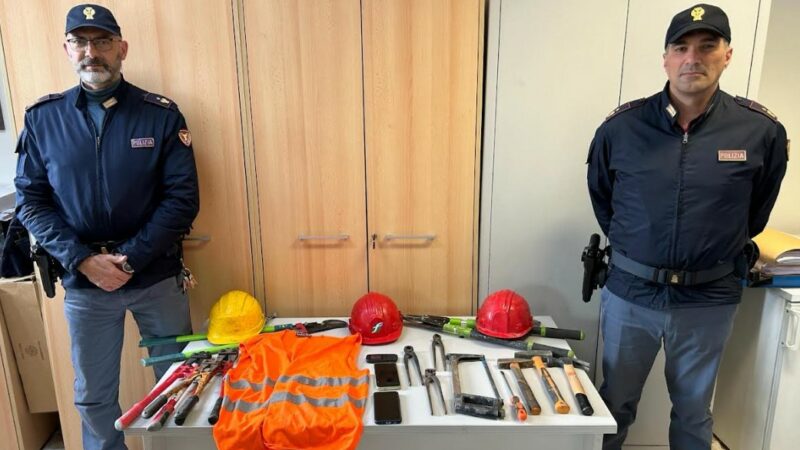 Furto di rame dalla linea ferroviaria: un fenomeno in costante crescita. Arrestati  tre catanesi