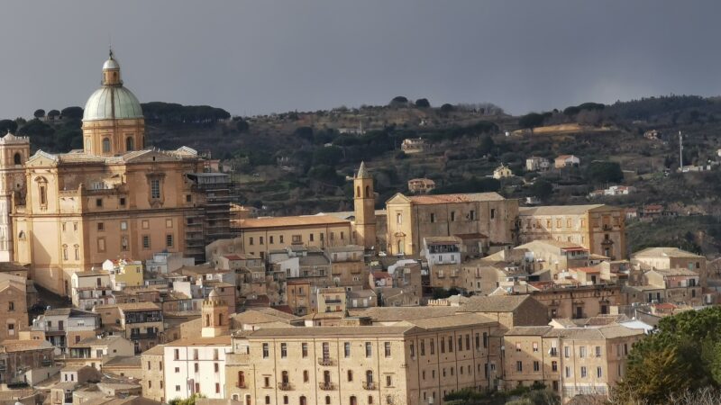 Il Tre di Maggio a Piazza Armerina: celebrazioni e devozione. Il programma della giornata