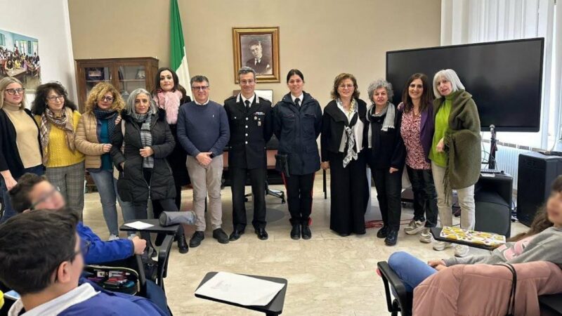 Il ciclo di incontri dei Carabinieri nelle scuole di Enna per promuovere la cultura della legalità