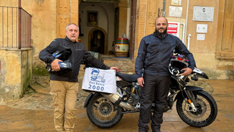 Piazza Armerina – Agostino Sella e Marco Canzonieri in moto per una missione di solidarietà. Da Palermo a Dakar