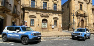 polizia piazza